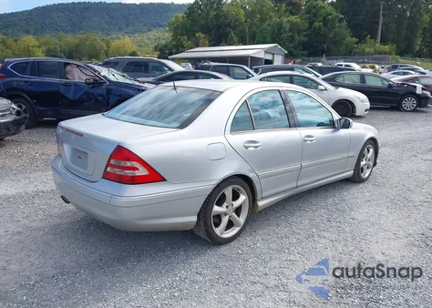 2006 Mercedes-Benz C 230 Sport z USA, uszkodzony, nr VIN WDBRF52H26F751918